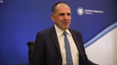 ΚΥΒΕΡΝΗΣΗ: Προκαλεί και εμπαίζει τους πυρόπληκτους