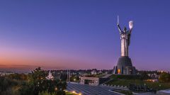 Η κυβέρνηση Ζελένσκι ξηλώνει το σφυροδρέπανο από το άγαλμα της Μητέρας Πατρίδας!