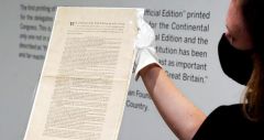 Για δεκάδες εκατ. δολ. πουλήθηκε αντίγραφο του πρώτου Συντάγματος των ΗΠΑ