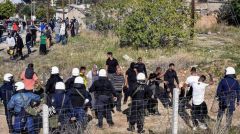 Οργισμένες συγκεντρώσεις Ρομά σε αυτοκινητόδρομους