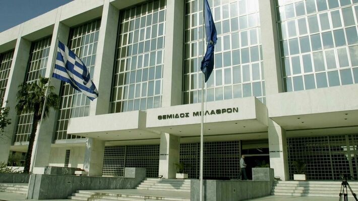 Μέχρι τα μεσάνυχτα η απόφαση για τα κόμματα που θα συμμετάσχουν στις εκλογές της 21ης Μάη