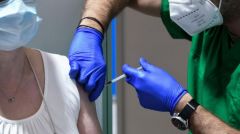ΕΜΒΟΛΙΟ ΚΟΡΟΝΟΪΟΥ: Ανοίγει η πλατφόρμα για την 3η δόση για τους άνω των 50 ετών