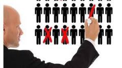 Αντιμέτωποι με το φάσμα της απόλυσης χιλιάδες εργαζόμενοι