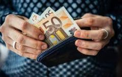 Αγώνας για αυξήσεις στους μισθούς!