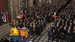 Συνθήκες Μεσαίωνα για τους λαούς και ... βασιλικές τελετές