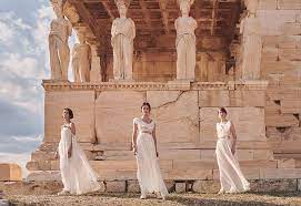 Υποκρισία της υπουργού Πολιτισμού...