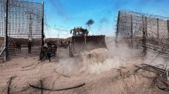 Δύο σταθμά...