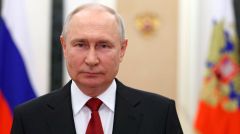 Ο Πούτιν ευχαριστεί τον στρατό που «σταμάτησε τον εμφύλιο»