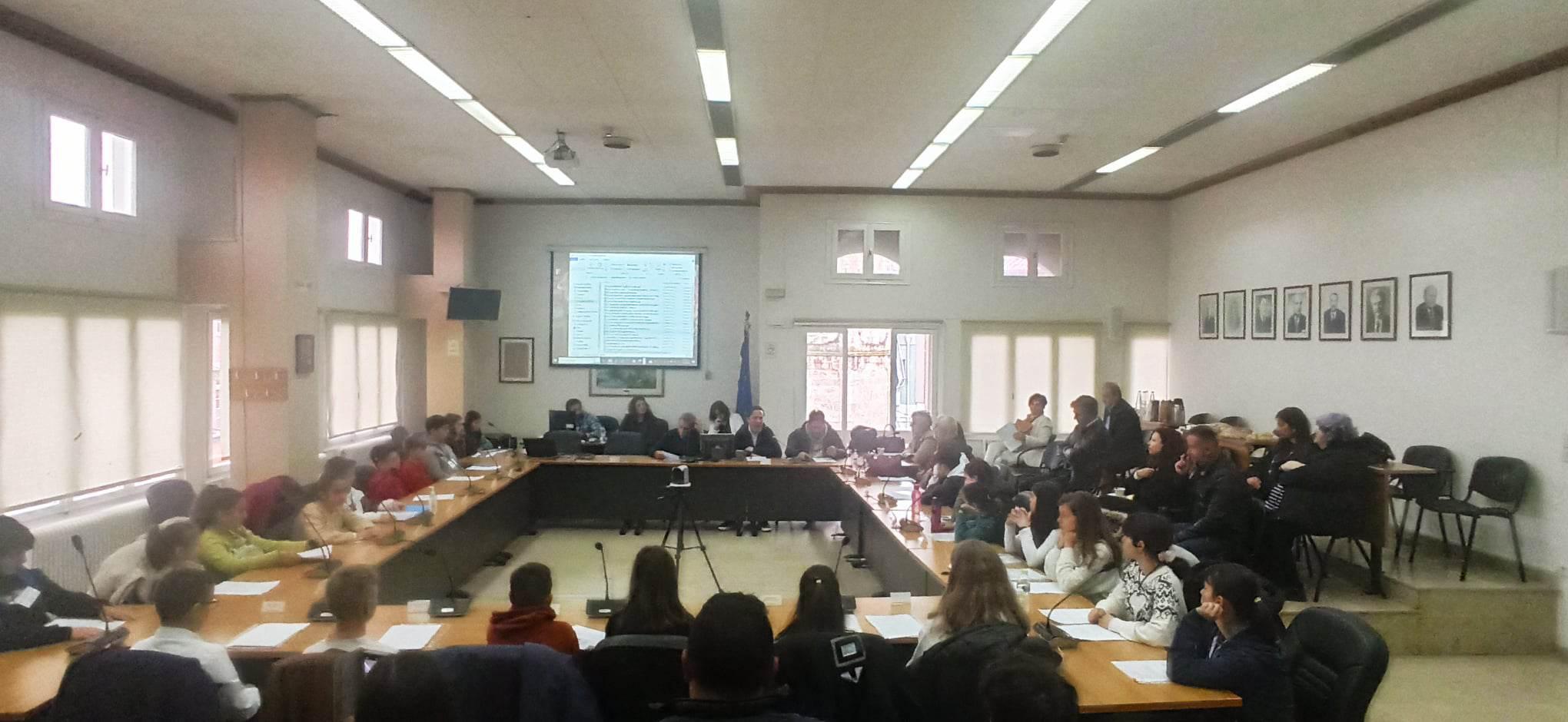 Με επιτυχία πραγματοποιήθηκε το 4ο Δημοτικό Συμβούλιο Παίδων  του Δήμου Η.Π. Νάουσας