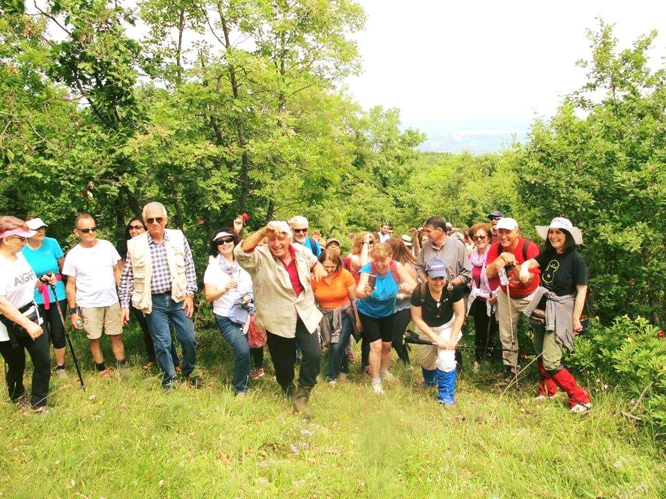 Οι αιώνιες Παιώνιες ανθίζουν και μας υποδέχονται, στην Κράστα! Κυριακή 8/5/2022, 10.30, δίχως μασκοφορίες, πόλεμο, ακρίβειες και με καλό καιρό