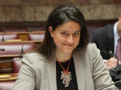 Οταν οι "αντικυβερνητικοί" στηρίζουν την κυβέρνηση...