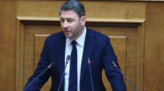 ΠΑΣΟΚ : Κατέθεσε πρόταση δυσπιστίας γιατί η κυβέρνηση... «απομακρύνει την χώρα από το ευρωπαϊκό κεκτημένο»