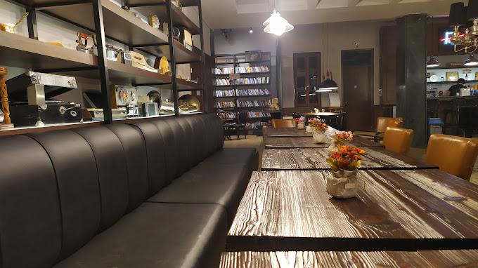 ΒΡΑΔΙΕΣ ΣΤΟ ΦΟΥΑΓΙΕ ΤΗΣ ΣΤΕΓΗΣ