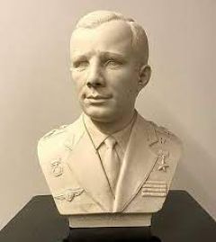 Μέχρι και τα αγάλματα