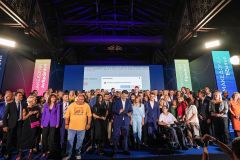 Παρουσίαση των 154 υποψήφιων Περιφερειακών Συμβούλων της περιφερειακής παράταξης «Αλληλεγγύη» από τον Απόστολο Τζιτζικώστα