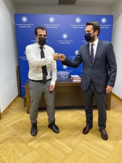 Τάσος Μπαρτζώκας, Θάνος Πλεύρης: Άμεσα αποστέλλεται κλιμάκιο ΕΟΔΥ στη Μελίκη για διενέργεια δωρεάν rapid test. Eνίσχυση με ιατρικό προσωπικό και υλικοτεχνικό εξοπλισμό  στα Κέντρα Υγείας και τα Περιφερειακά Ιατρεία