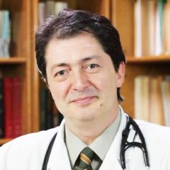 Αντώνης Λιόλιος παθολόγος, εντατικολόγος:  «Η πανδημία απέδειξε πόσο πολύ μας χρειάζεται ένα Δημόσιο Σύστημα Υγείας»