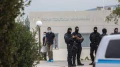 Σκοτεινές επιδιώξεις...