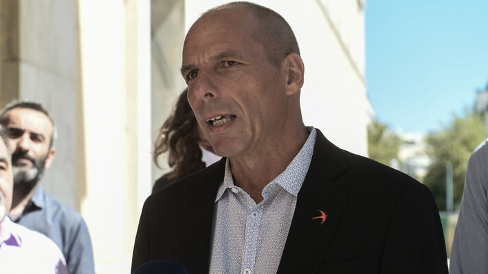 Θύμα προπηλακισμού στα Εξάρχεια ο Γ. Βαρουφάκης