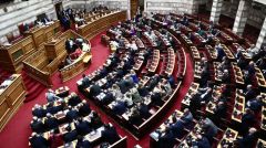 Εγκρίθηκε κατά πλειοψηφία το νομοσχέδιο έκτρωμα