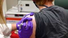 ΕΥΡΩΠΑΪΚΟΣ ΟΡΓΑΝΙΣΜΟΣ ΦΑΡΜΑΚΩΝ: Συστήνει τρίτη δόση των Pfizer και Moderna 28 μέρες μετά τη δεύτερη