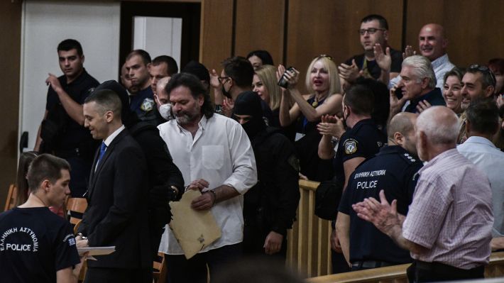 ΤΟ ΚΚΕ ΓΙΑ ΤΗΝ ΑΘΛΙΑ ΠΑΡΑΣΤΑΣΗ ΤΩΝ ΦΑΣΙΣΤΟΕΙΔΩΝ: Το φίδι του φασισμού δε νικιέται με τα "τερτίπια" της αστικής δημοκρατίας