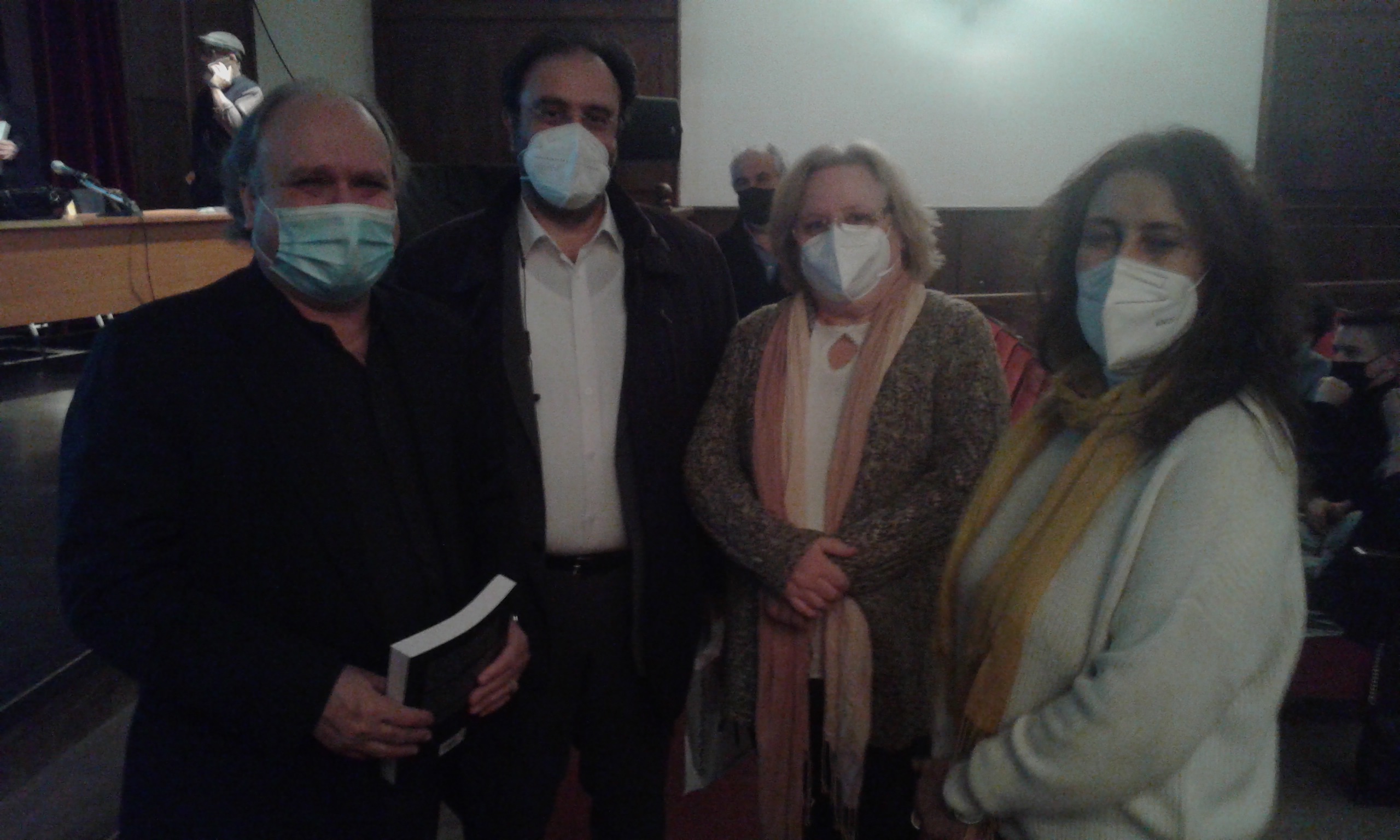 Πάντα διακριτικοί…