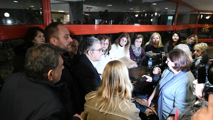 Συνάντηση του Δ. Κουτσούμπα με πρώην εργαζομένους από την επιχείρηση "Καρυπίδης"