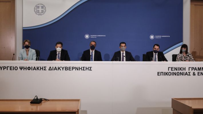 ΚΥΒΕΡΝΗΤΙΚΕΣ ΕΞΑΓΓΕΛΙΕΣ: Μέτρα «ελάφρυνσης» με χρηματοδότη τα λαϊκά νοικοκυριά