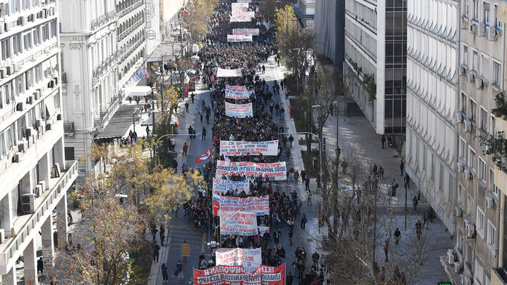Η πλειοψηφία μίλησε! Δεκάδες χιλιάδες φοιτητές από όλη τη χώρα απαίτησαν δωρεάν σπουδές και πτυχία με αξία