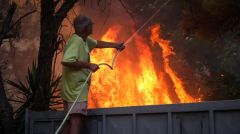 Στον καύσωνα και την κλιματική αλλαγή «ρίχνει» την ευθύνη η κυβέρνηση