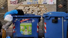 Για τα σκουπίδια…