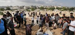 Γάζα: Τουλάχιστον 50 άτομα όλων των ηλικιών ήταν θαμμένα σε ομαδικό τάφο στη Χαν Γιουνίς