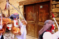 Με αυστηρά μέτρα προστασίας για την δημόσια υγεία θα τελεστεί και την Κυριακή 6 Μαρτίου το ιστορικό δρώμενο «Γενίτσαροι και Μπούλες» στη Νάουσα 