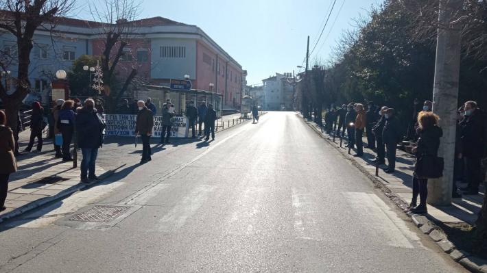 ΣΥΝΤΑΞΙΟΥΧΟΙ ΝΑΟΥΣΑΣ: Με κινητοποίηση διεκδίκησαν μέτρα προστασίας της υγείας