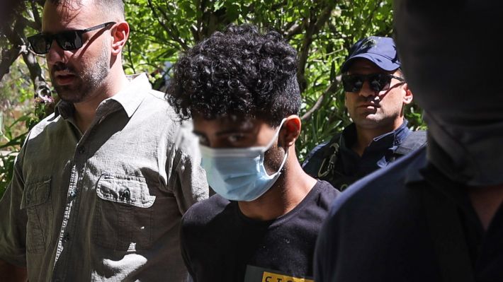Στον ανακριτή απολογείται ο 21χρονος κατηγορούμενος για τη δολοφονία της 17χρονης στο Περιστέρι