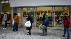 Δημοσιεύτηκε το ΦΕΚ με τα νέα μέτρα για την πανδημία που αναπαράγουν την ατομική ευθύνη και τον διαχωρισμό του κόσμου