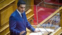 «Θεσμικά αντίβαρα» που διαιωνίζουν αυτό το θεσμικό πλαίσιο αναζητά το ΠΑΣΟΚ