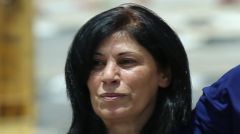 Ο ισραηλινός στρατός συνέλαβε Παλαιστίνια βουλευτή σπάζοντας την πόρτα του σπιτιού της