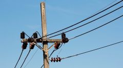 Μας δουλεύουν !