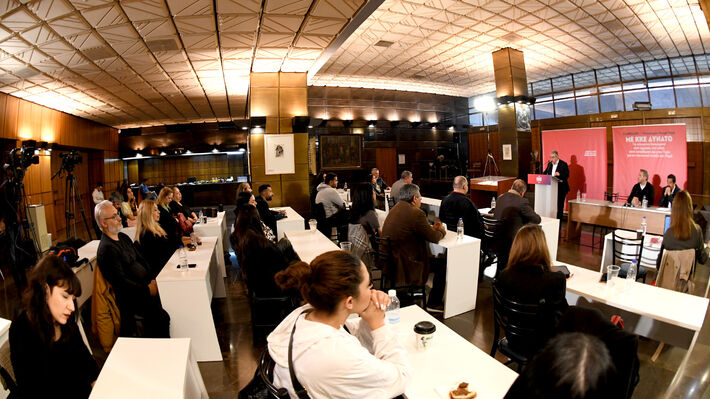 ΔΗΜΗΤΡΗΣ ΚΟΥΤΣΟΥΜΠΑΣ: Το ΚΚΕ με συνέπεια στηρίζει τις δίκαιες διεκδικήσεις των Ρομά, μπορεί να τους κοιτάει στα μάτια