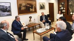 ΣΥΝΑΝΤΗΣΗ Δ. ΚΟΥΤΣΟΥΜΠΑ ΜΕ ΤΟΝ ΠΡΕΣΒΗ ΤΗΣ ΠΑΛΑΙΣΤΙΝΗΣ