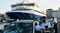 Νέοι κανόνες για τις μετακινήσεις στα νησιά, αλλά η κοροϊδία με τα πρωτόκολλα στον τουρισμό συνεχίζεται