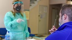 ΚΟΙΝΗ ΥΠΟΥΡΓΙΚΗ ΑΠΟΦΑΣΗ: Υποχρεωτικά και όχι δωρεάν τα τεστ για τους ανεμβολίαστους στον ιδιωτικό τομέα