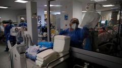 Μπουκώνουν με «ζεστό χρήμα» τις ιδιωτικές κλινικές