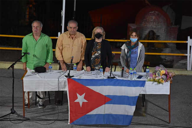 Δεν ξέχασαν τον Μίκη!