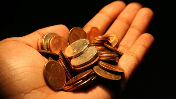 Μισθοί στον πάτο για να θωρακίζονται τα κέρδη των ομίλων