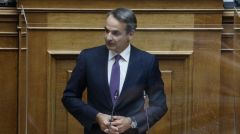 Το σκοτεινό θεσμικό πλαίσιο που επιτρέπει την παρακολούθηση των πάντων υπερασπίστηκε ο πρωθυπουργός