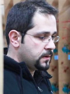 Γιάννης Μπελημπασάκης, εικαστικός: «Ο καλλιτέχνης κάνει μία προσφορά στην κοινωνία. Το έργο του δεν φτιάχνεται με κριτήρια να πουληθεί. Αυτό έρχεται.»   