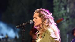 ΝΑΤΑΣΣΑ ΜΠΟΦΙΛΙΟΥ: Είμαι με τους λαούς και τους πρόσφυγες που άλλη μία φορά πληρώνουν το τίμημα . Kαμία εμπλοκή της χώρας στον ιμπεριαλιστικό πόλεμο